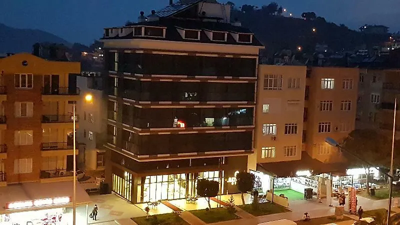Ozyigit Otel アンタルヤ ホテル