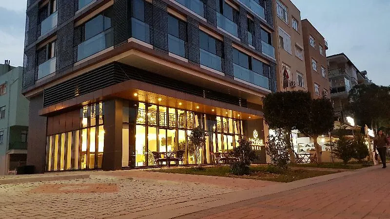 Ozyigit Otel アンタルヤ