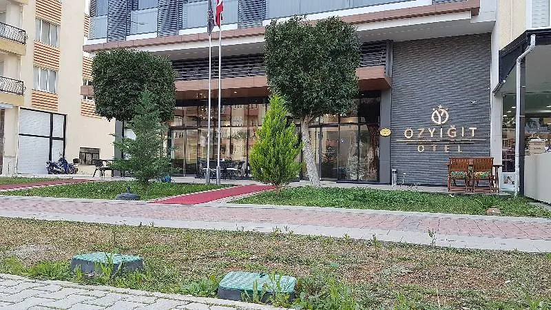Ozyigit Otel アンタルヤ