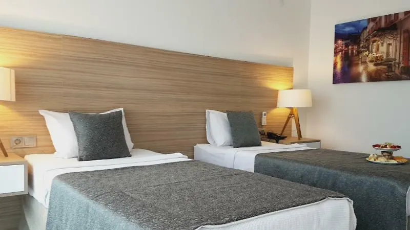 ホテル Ozyigit Otel アンタルヤ