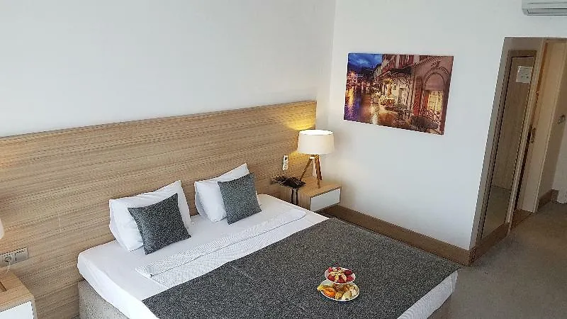 Ozyigit Otel アンタルヤ