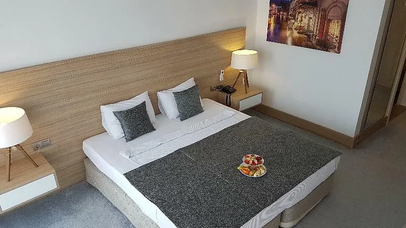 Ozyigit Otel アンタルヤ 3*,
