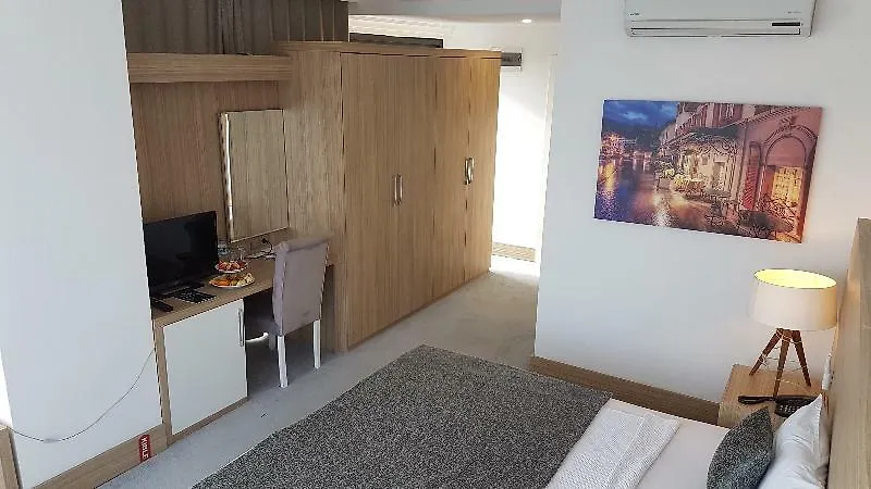 Ozyigit Otel アンタルヤ