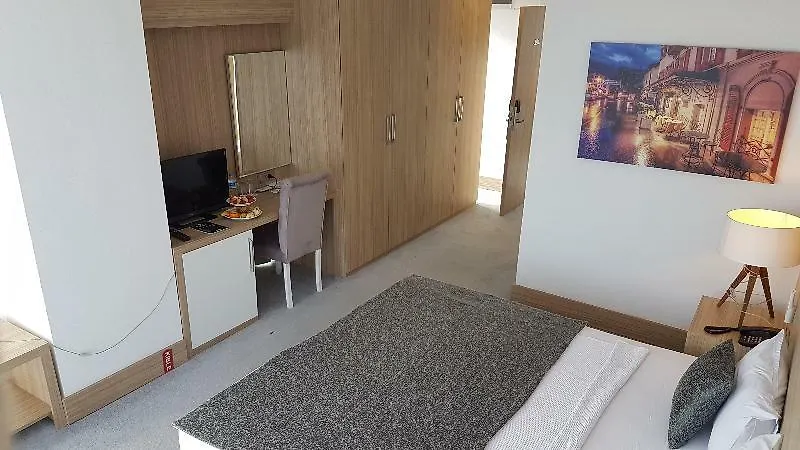 ホテル Ozyigit Otel アンタルヤ
