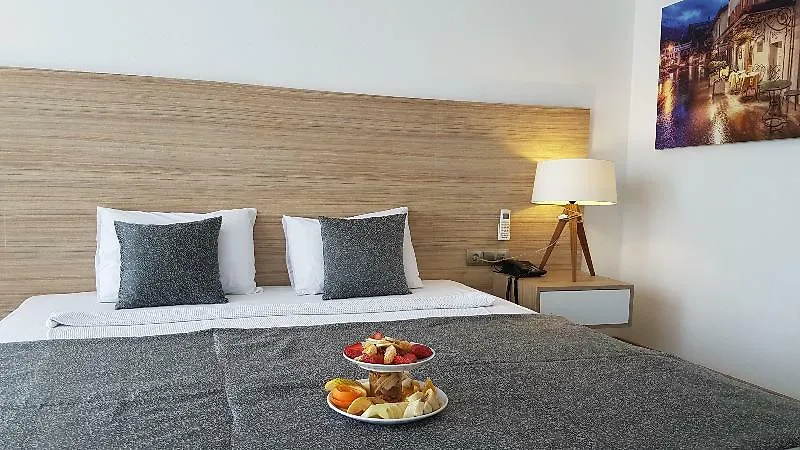 Ozyigit Otel アンタルヤ ホテル